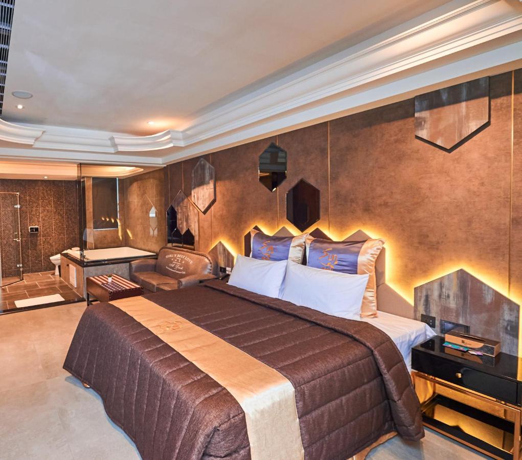 Sun Motel Каосюн Екстериор снимка