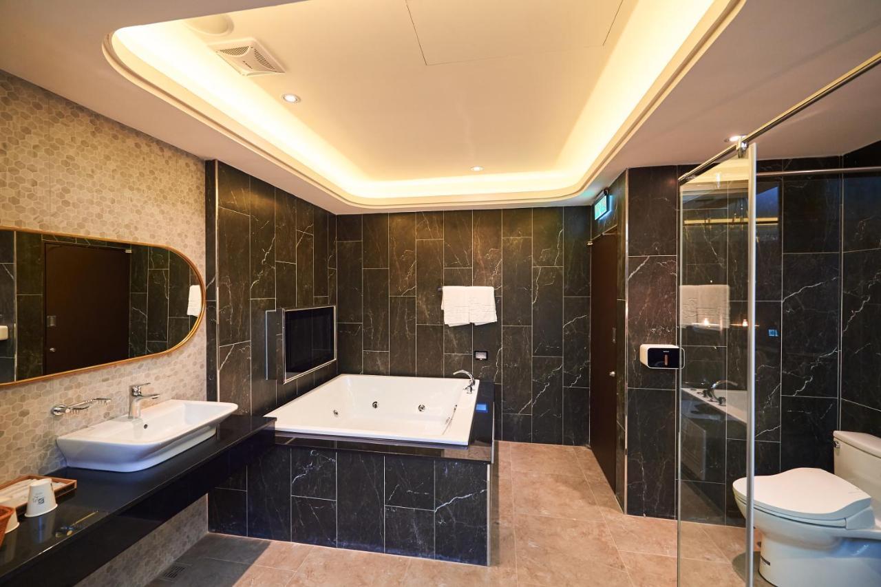 Sun Motel Каосюн Екстериор снимка