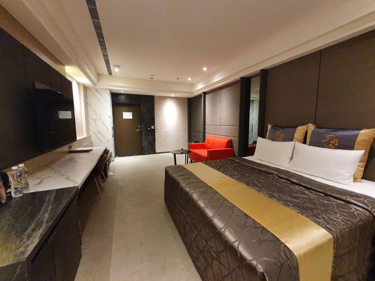 Sun Motel Каосюн Екстериор снимка